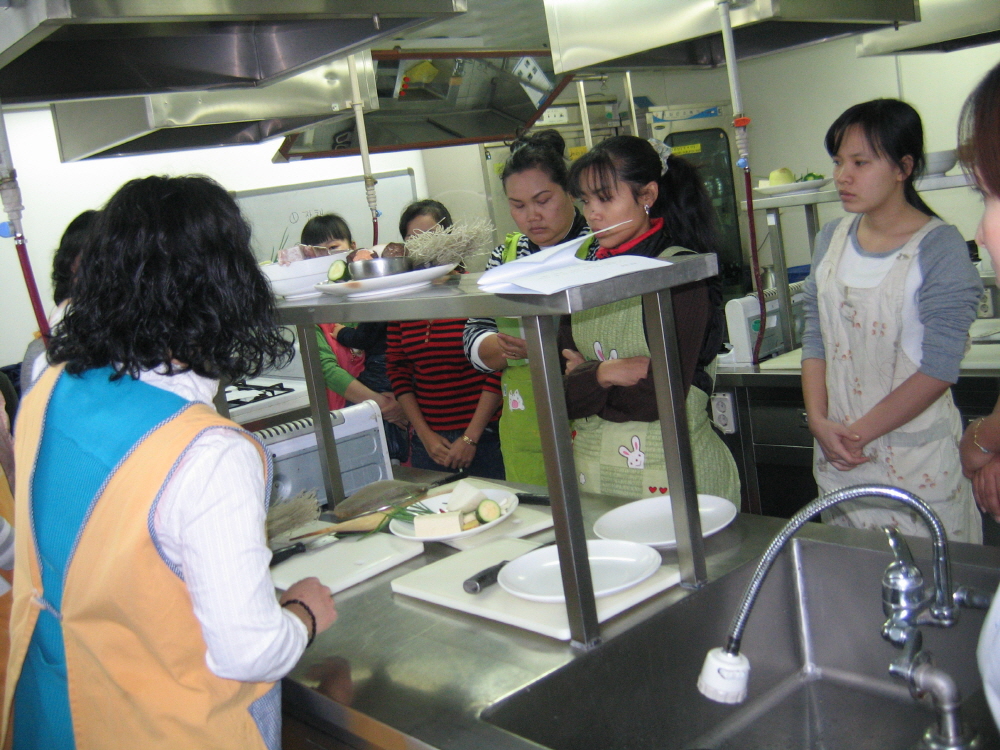 다문화가족지원사업인 한국어교실의 겨울방학을 맞이하여 1월~2월까지 매워 월요일 총 5회 요리교실 수업을 진행하였습니다.^^